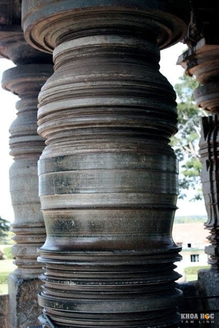 1232-den-hoysaleswara---bang-chung-ve-may-moc-co-khi-thoi-co-dai-2.jpg