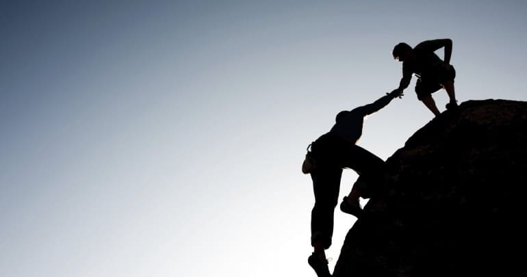 Hãy Nhớ: Chỉ Giúp Đỡ Khi Ai Đó Hỏi Bạn