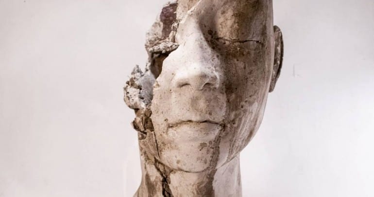 Sống Ảo, Sống Thật, Và Cuộc Chơi Kiếm Tìm