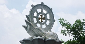 Chánh - Là Khi Thế Giới Xích Lại Gần Nhau